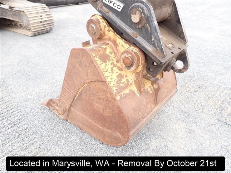 2002-deere-330c-lc-image-12