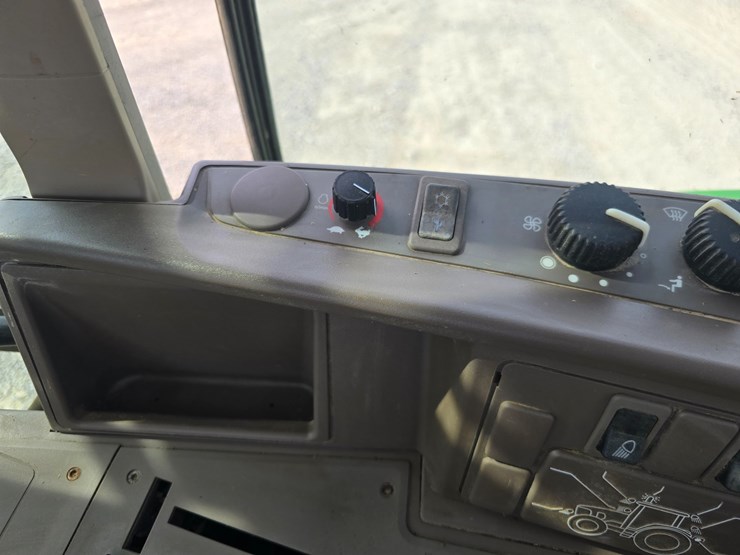 john-deere-6105m-image-49