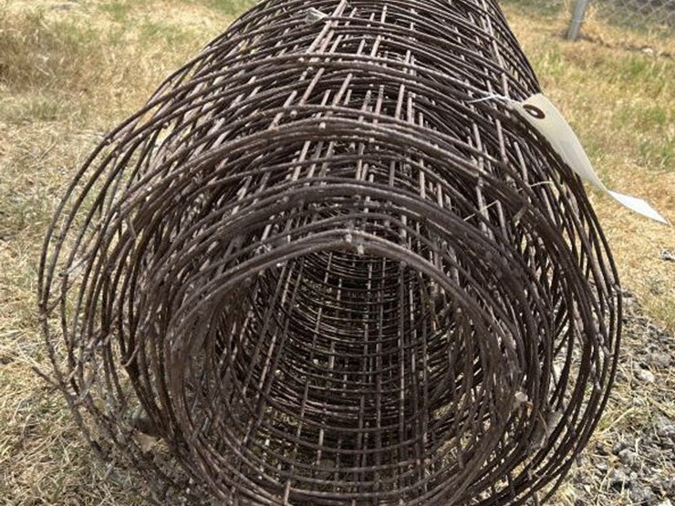 #72-•-roll-of-metal-fencing-image-2