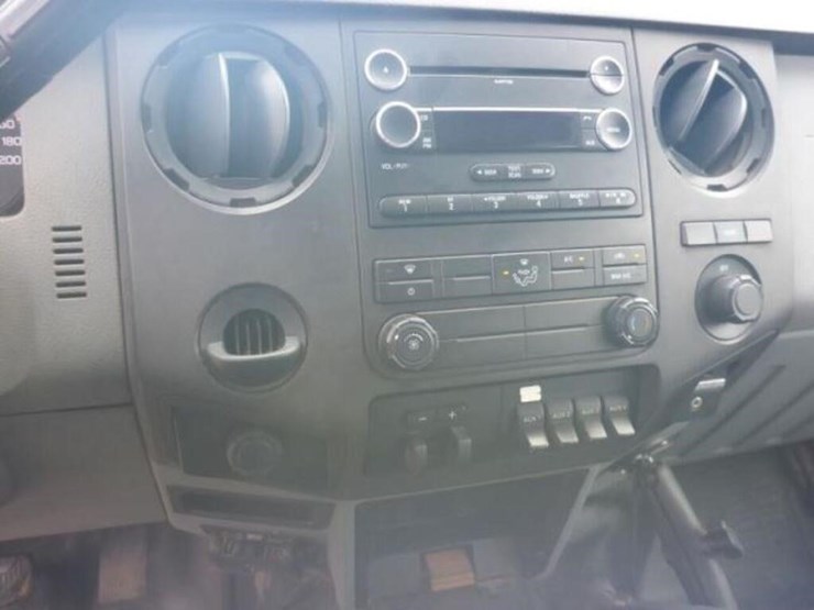 2011-ford-f550-xl-image-15