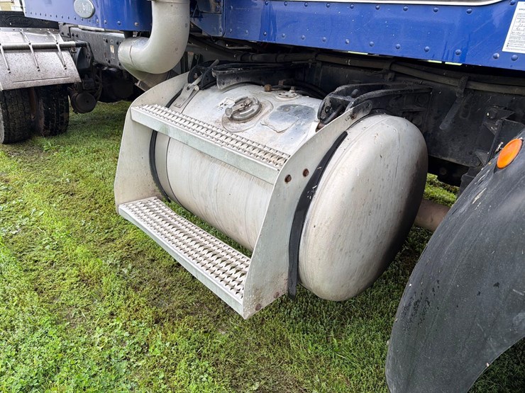 2007-peterbilt-386-image-45