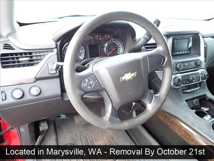 2015-chevrolet-suburban-image-18