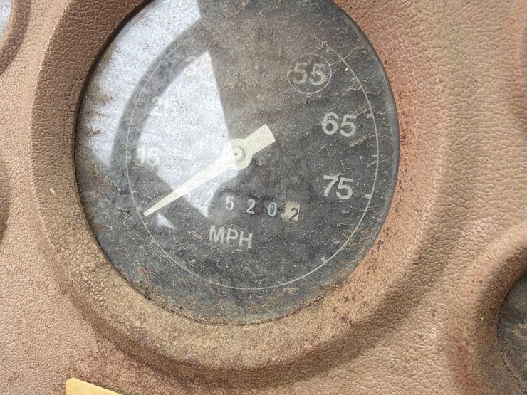 1980-ford-8000-image-68