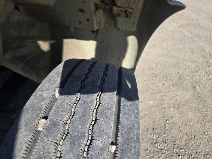 2006-international-durastar-4300-image-19