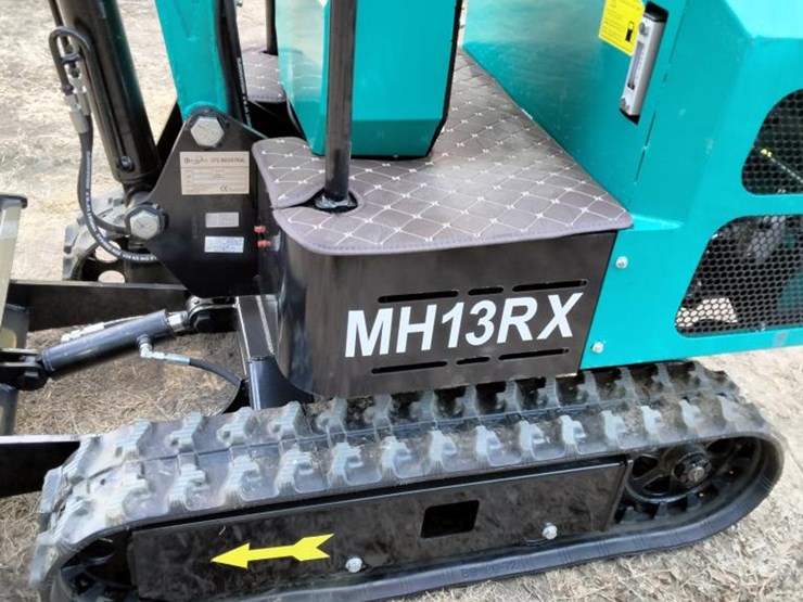#24-•-cfg-mini-excavator---mh13rx-image-8