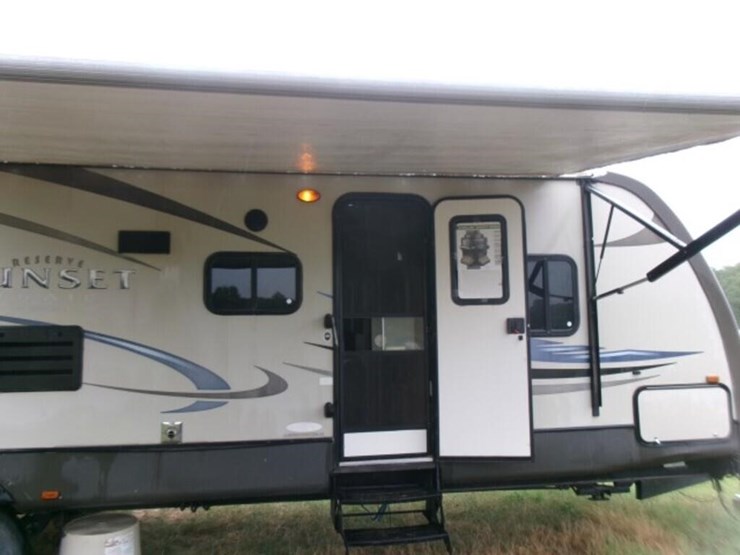2013-sunset-trail-reserve-camper-image-6
