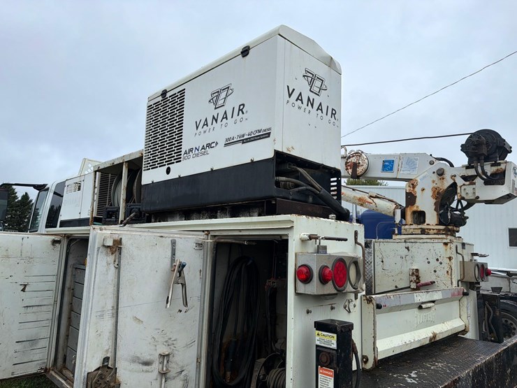 2009-international-durastar-4300-image-35