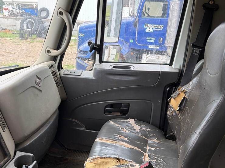 2009-international-durastar-4300-image-63