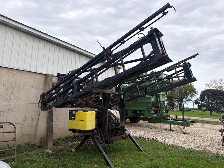 demco-3pt-boom-sprayer-image-4