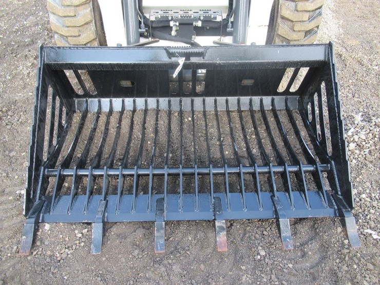 wildcat-68"-skid-steer-skeleton-tooth-bucket-image-3