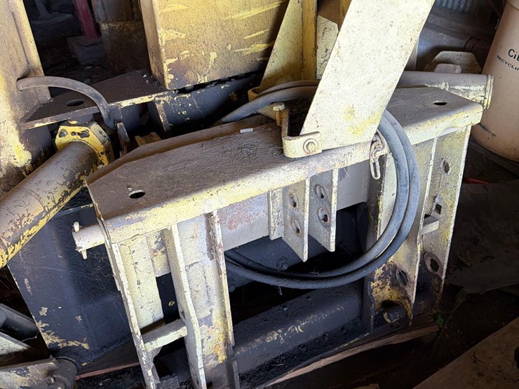 new-holland-lb-11-3pt-backhoe-image-11