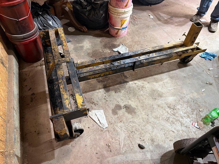 goffer-model-r-12-tractor-splitting-stand-image-14