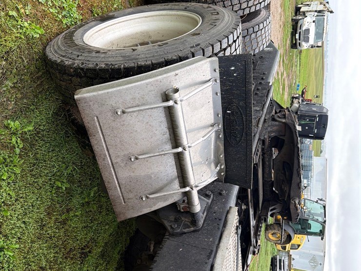 2007-peterbilt-386-image-47