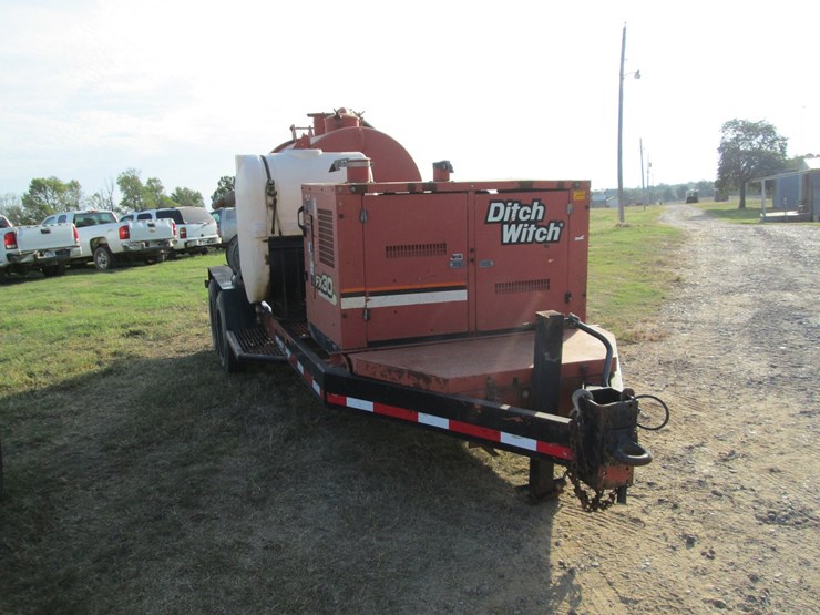 ditch-witch-fx30-image-2
