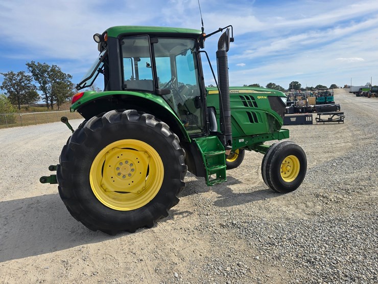 john-deere-6105m-image-15