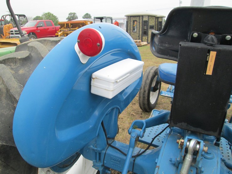 ford-3000-image-11