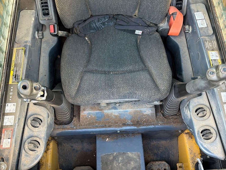 deere-318g-image-29