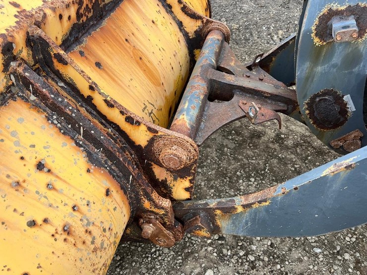 deere-204l-image-11