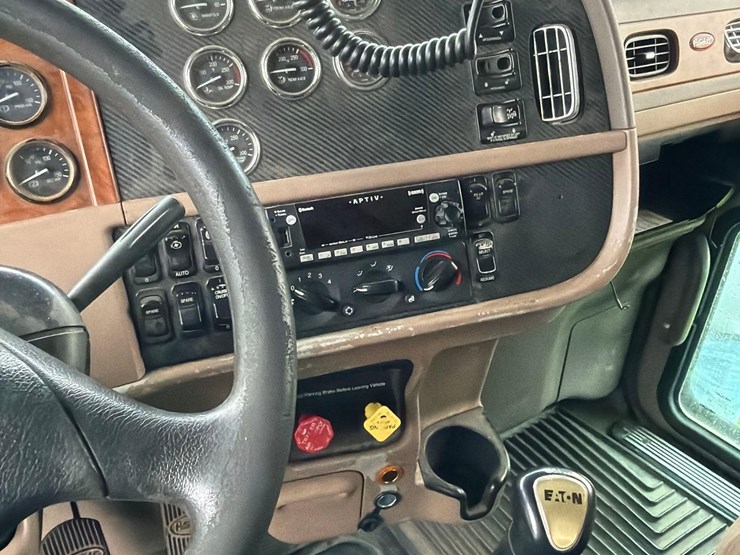 2007-peterbilt-386-image-80