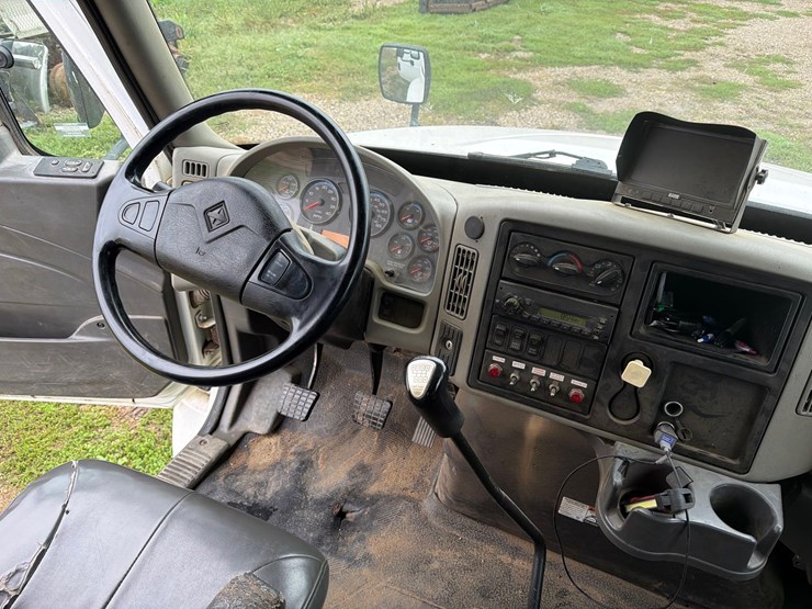 2009-international-durastar-4300-image-68