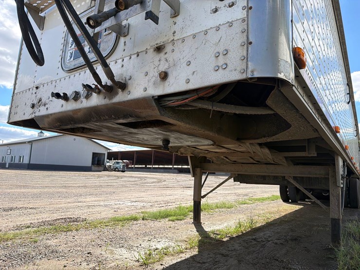 2011-wilson-46ft-fixed-tri-axle-live-bottom-semi-belt-trailer--1-owner--very-clean-trailer-image-36