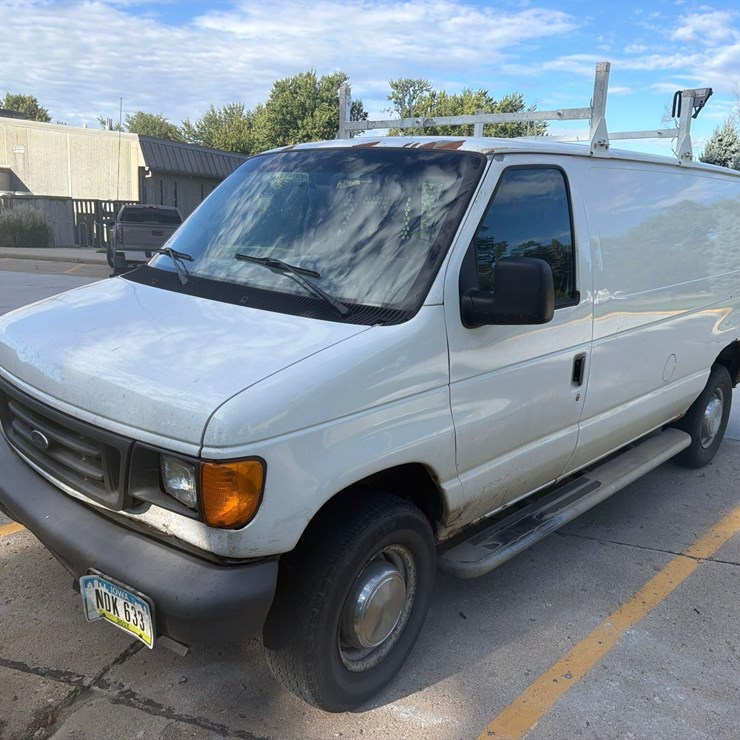 2006 FORD E250