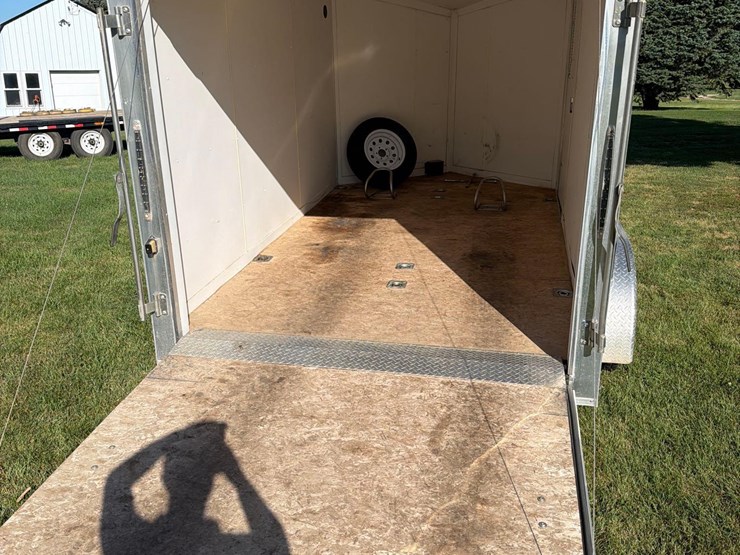 2011-stealth-14ft-enclosed-bumper-hitch-trailer--1-owner-image-22