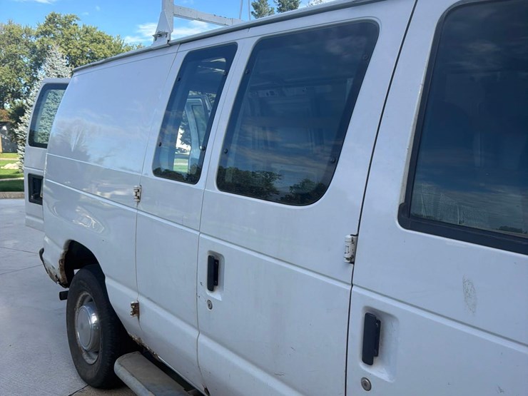 2006-ford-e250-image-18
