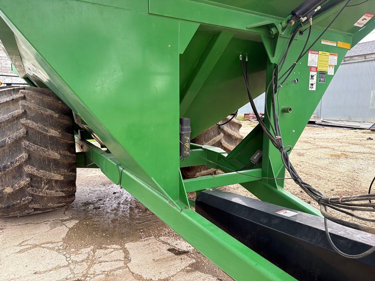 2012-j&m-1051-grain-storm-grain-cart-1-owner-image-17