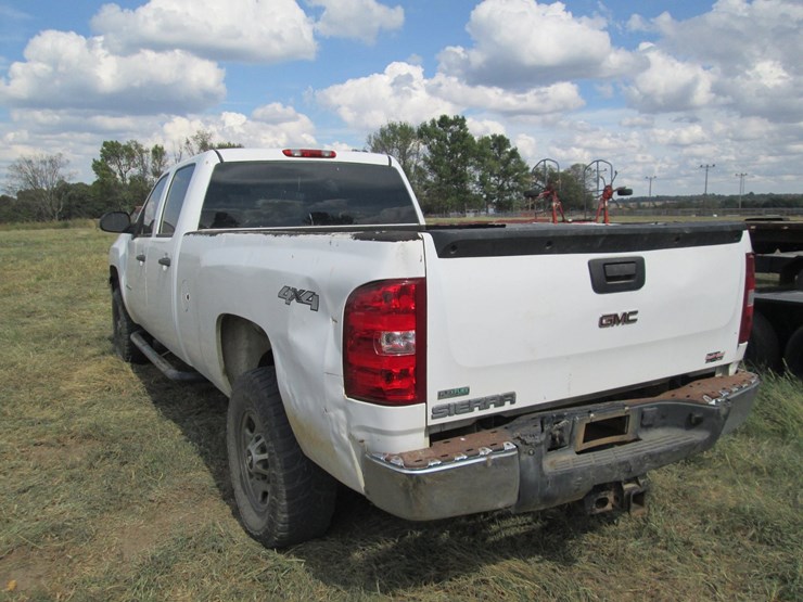 2011-chevrolet-2500hd-image-4