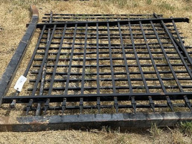 #73-•-(2)-wrought-iron-fence/-gate-panels-image-2