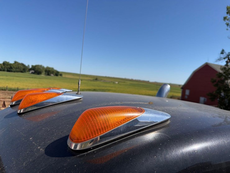 2011-peterbilt-386-image-57