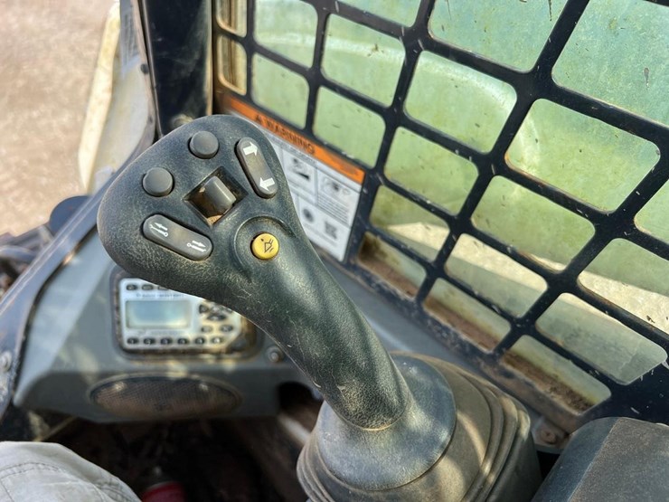 2019-bobcat-t595-image-18