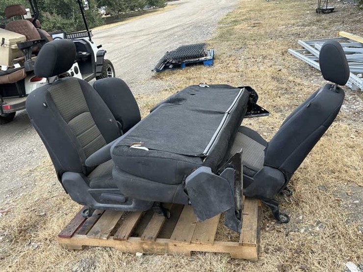 #40-•-front-&-rear-dodge-ram-truck-seats-image-4