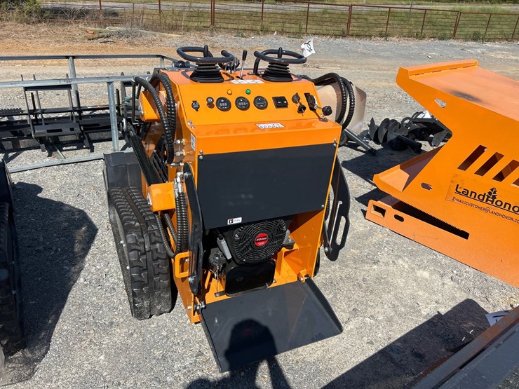 #72-•-landhonor-ht380q1-mini-track-skid-steer-image-4