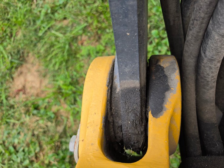 2016-deere-410l-image-93