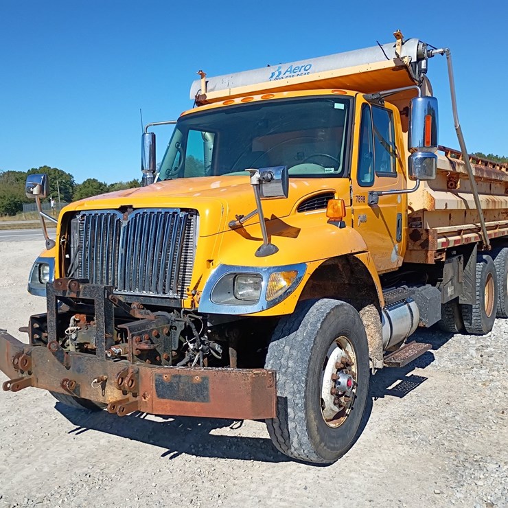 2007 INTERNATIONAL 7400