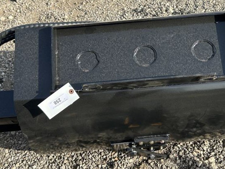 #258-•-mini-skid-steer-35.25"-hydraulic-mixing-bucket-image-3