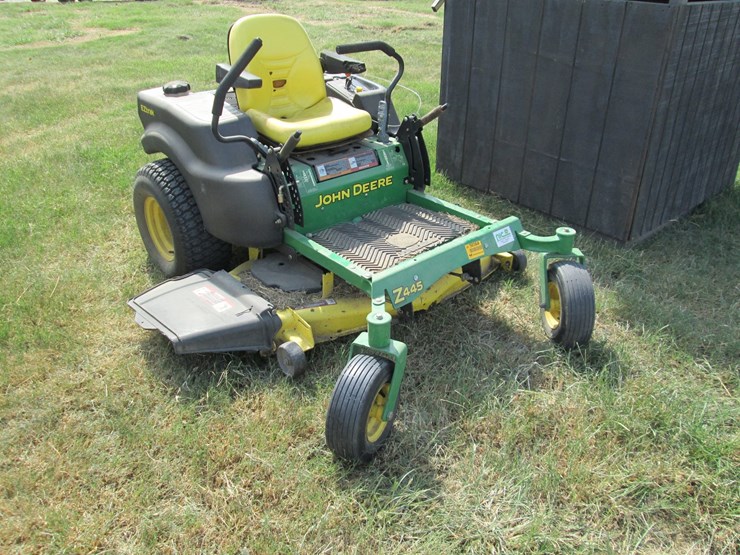 john-deere-z445-image-2