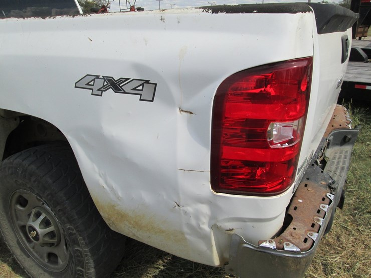 2011-chevrolet-2500hd-image-6
