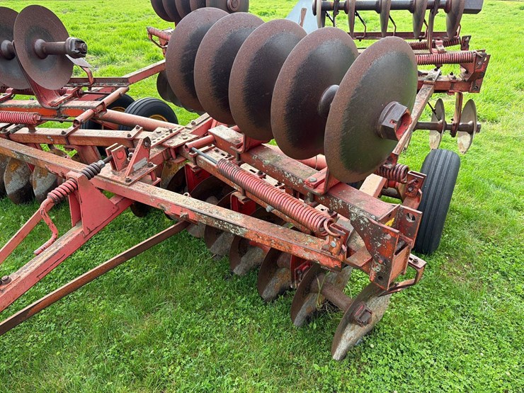 massey-ferguson-620-image-9