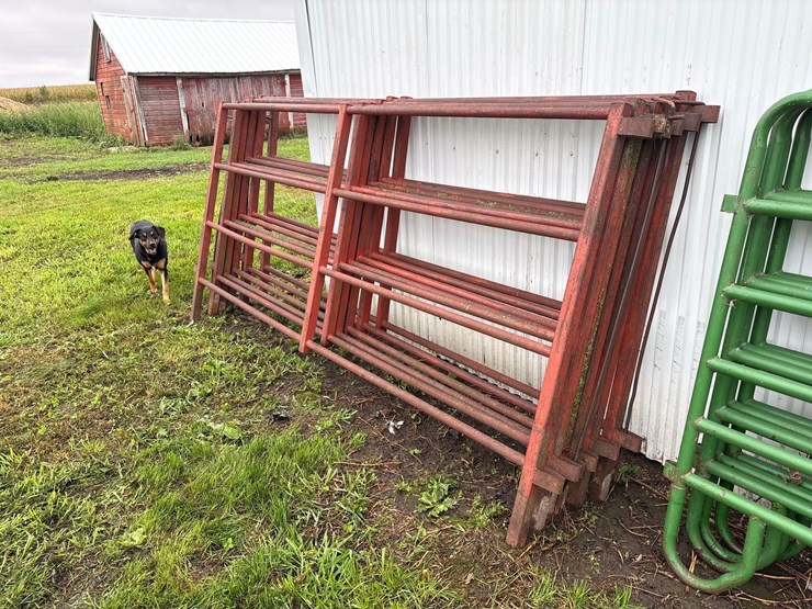 6--red-10ft-gates-image-2