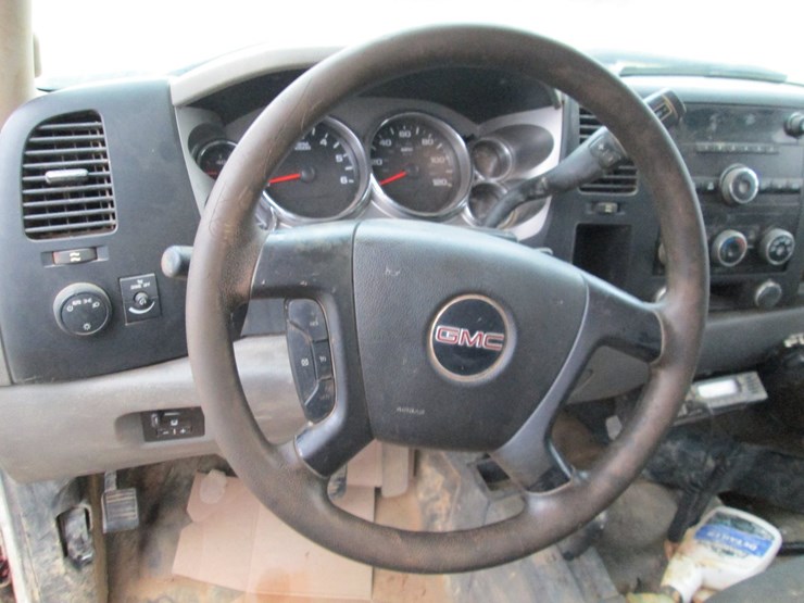 2013-gmc-2500hd-image-31