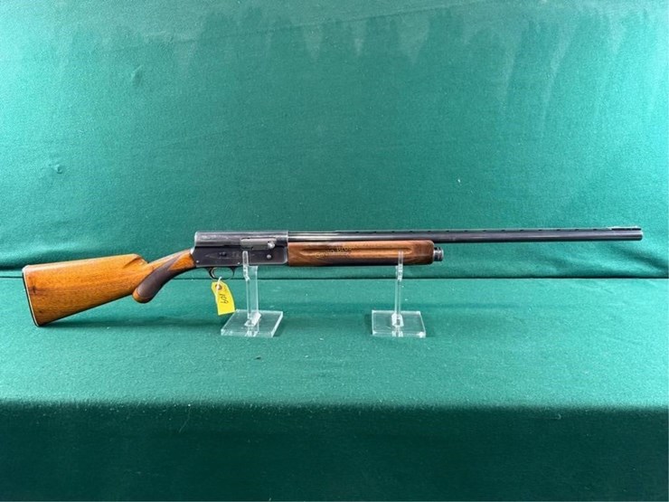 browning-light-twelve-12ga-shotgun-image-1