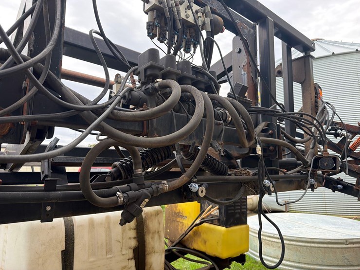 demco-3pt-boom-sprayer-image-13
