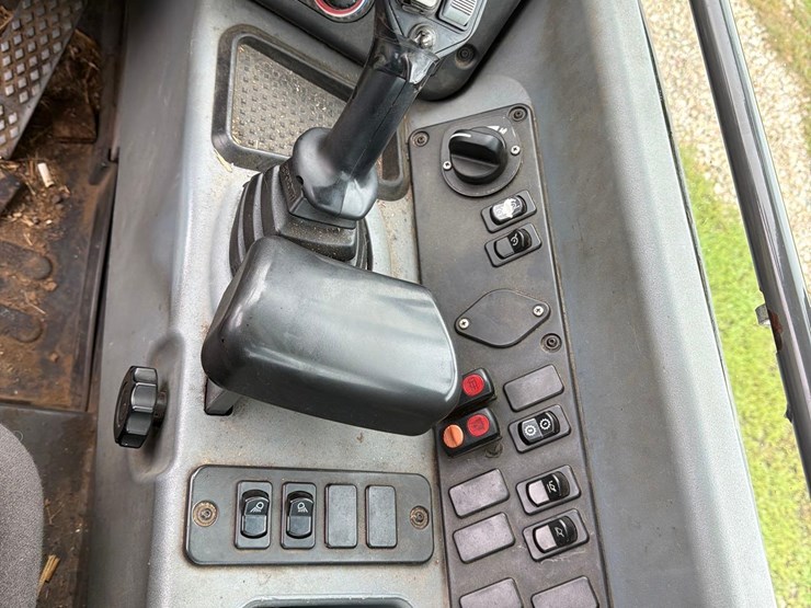 new-holland-w80c-image-38