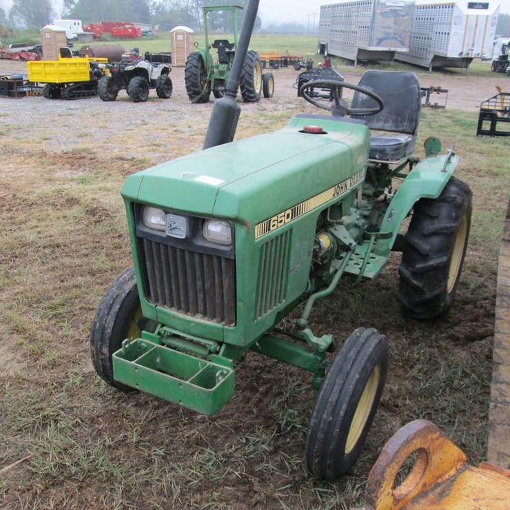 JOHN DEERE 650