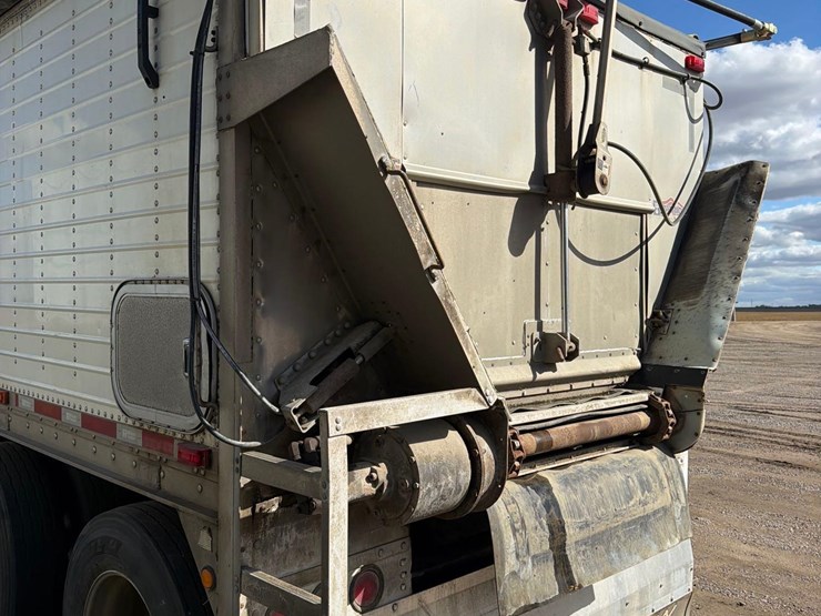 2011-wilson-46ft-fixed-tri-axle-live-bottom-semi-belt-trailer--1-owner--very-clean-trailer-image-28