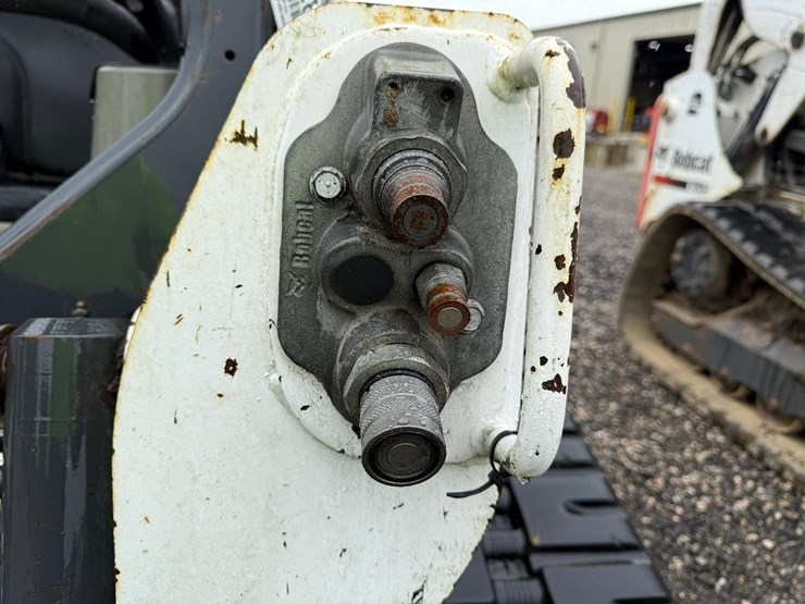 2018-bobcat-t740-image-11