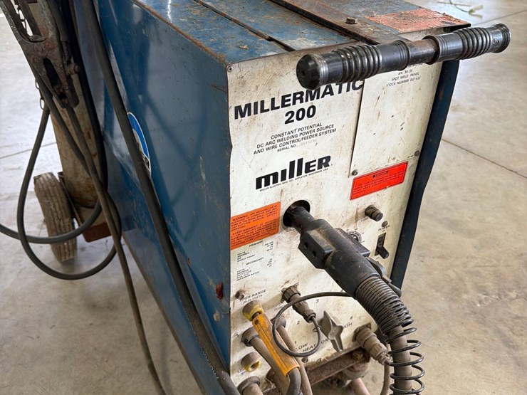 miller-matic-200-wire-welder-image-4